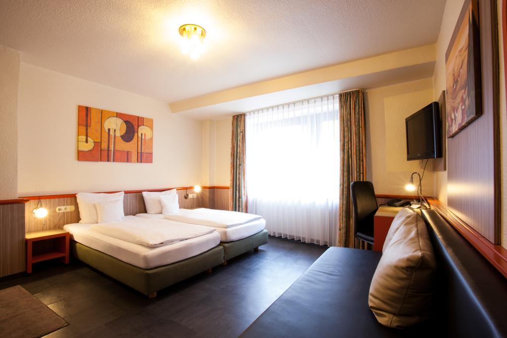 Trip Inn Hotel Ariane Koln Ruang foto