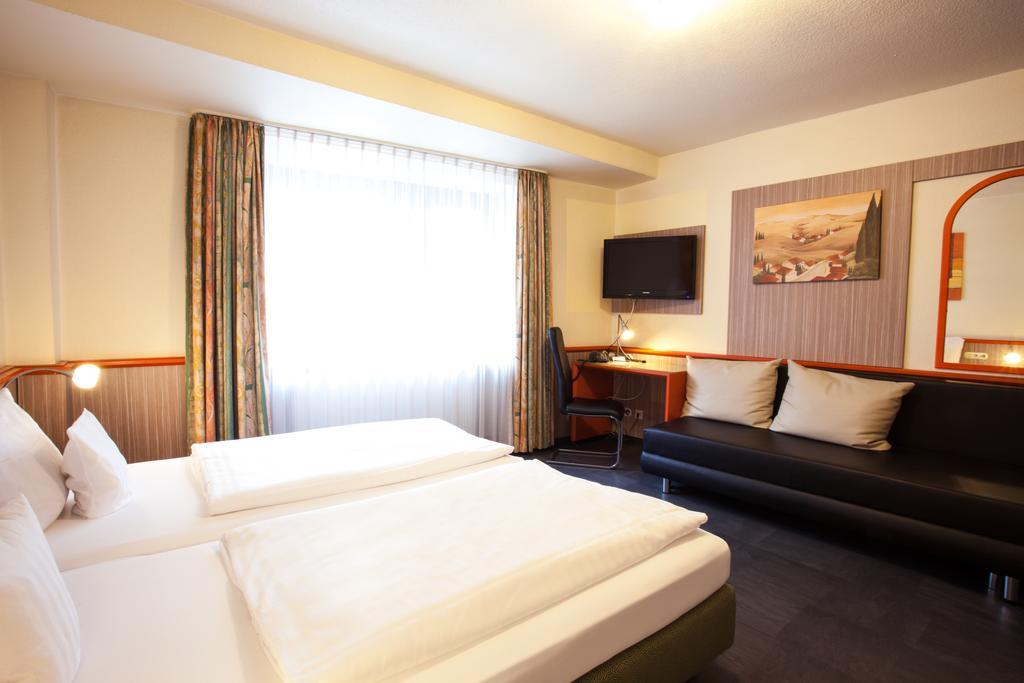 Trip Inn Hotel Ariane Koln Ruang foto