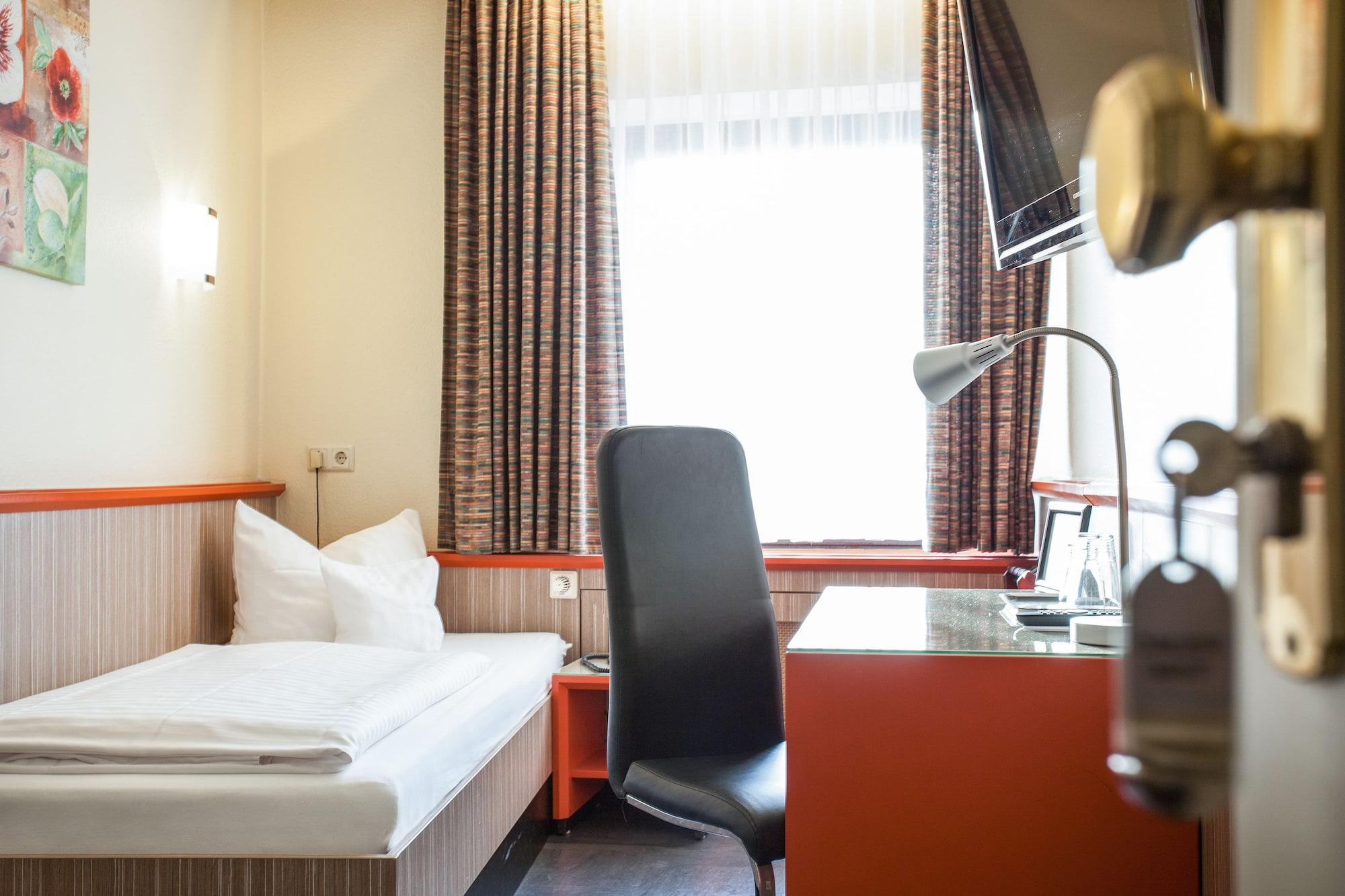 Trip Inn Hotel Ariane Koln Bagian luar foto