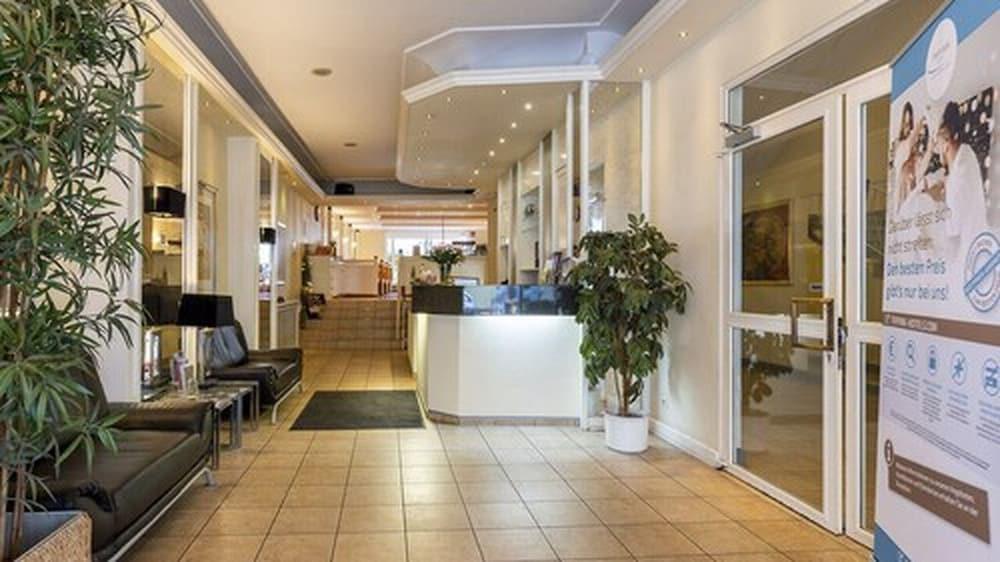 Trip Inn Hotel Ariane Koln Bagian luar foto