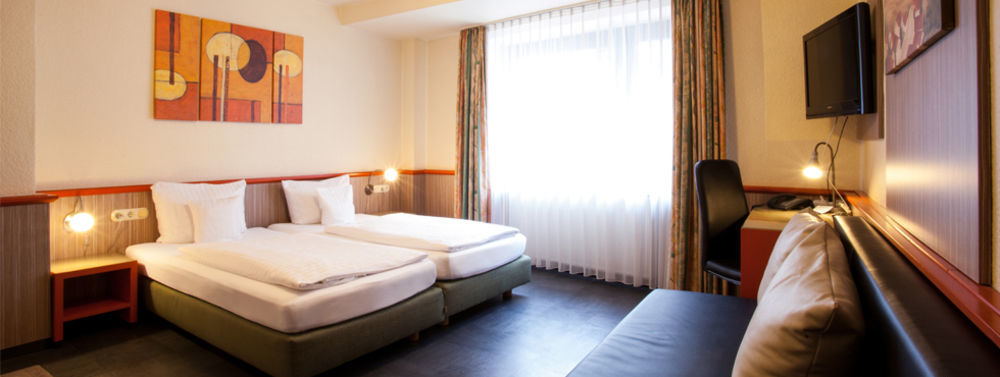 Trip Inn Hotel Ariane Koln Bagian luar foto