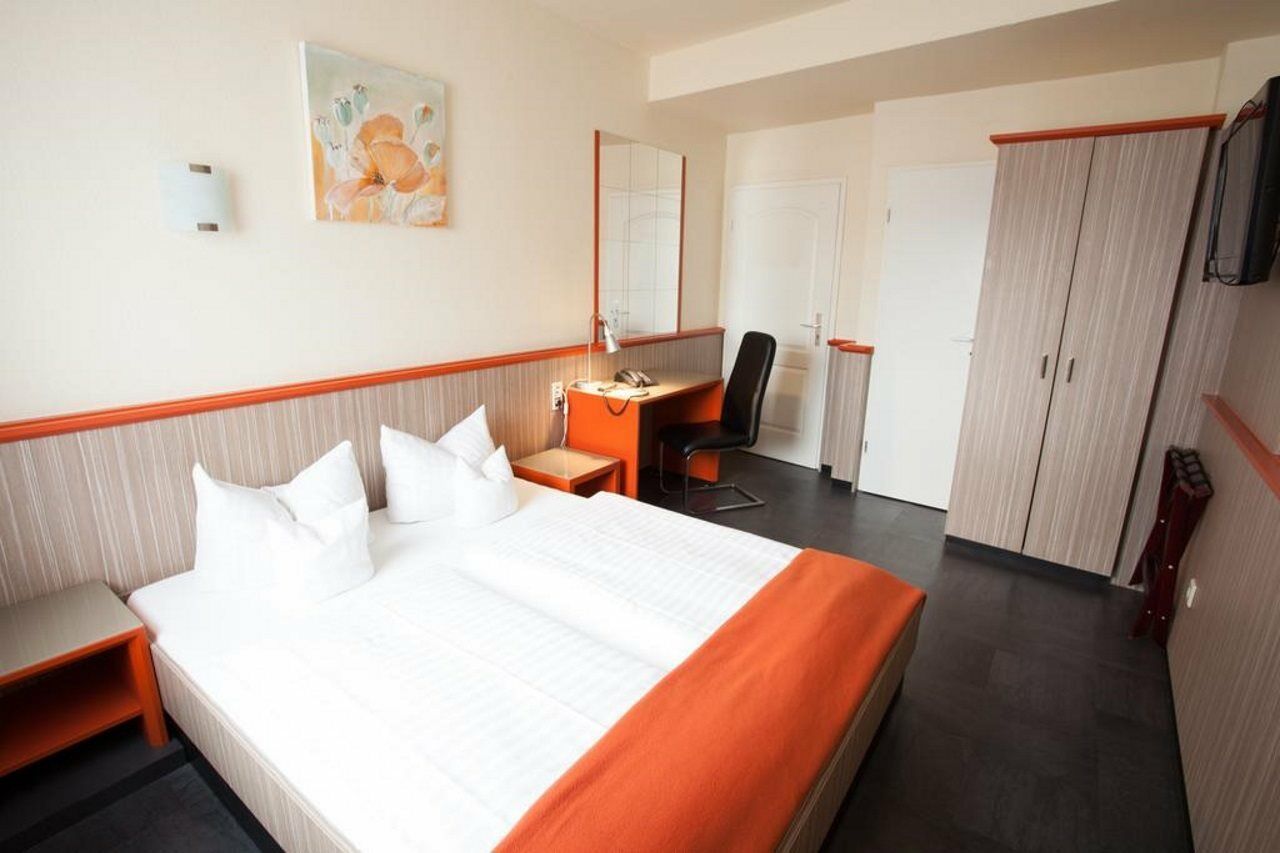Trip Inn Hotel Ariane Koln Bagian luar foto