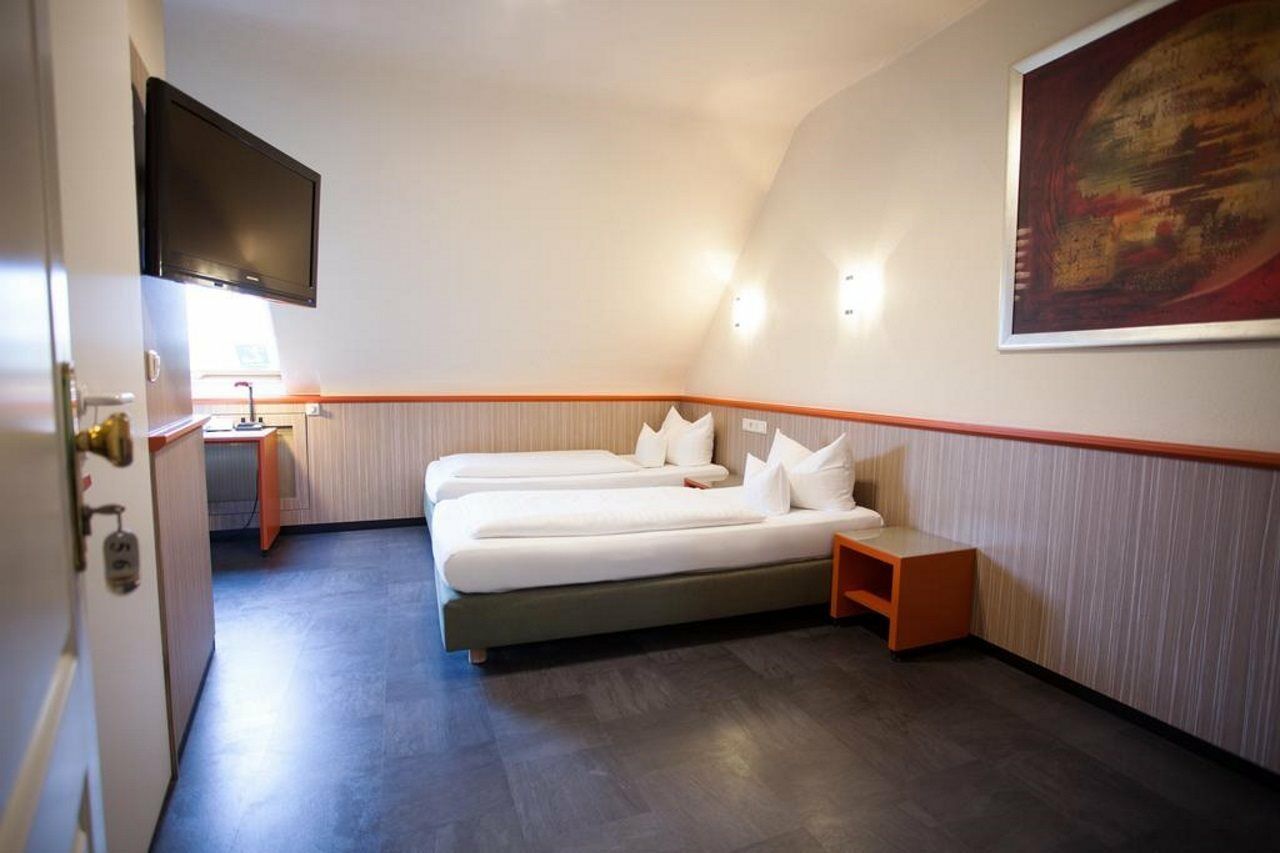 Trip Inn Hotel Ariane Koln Bagian luar foto